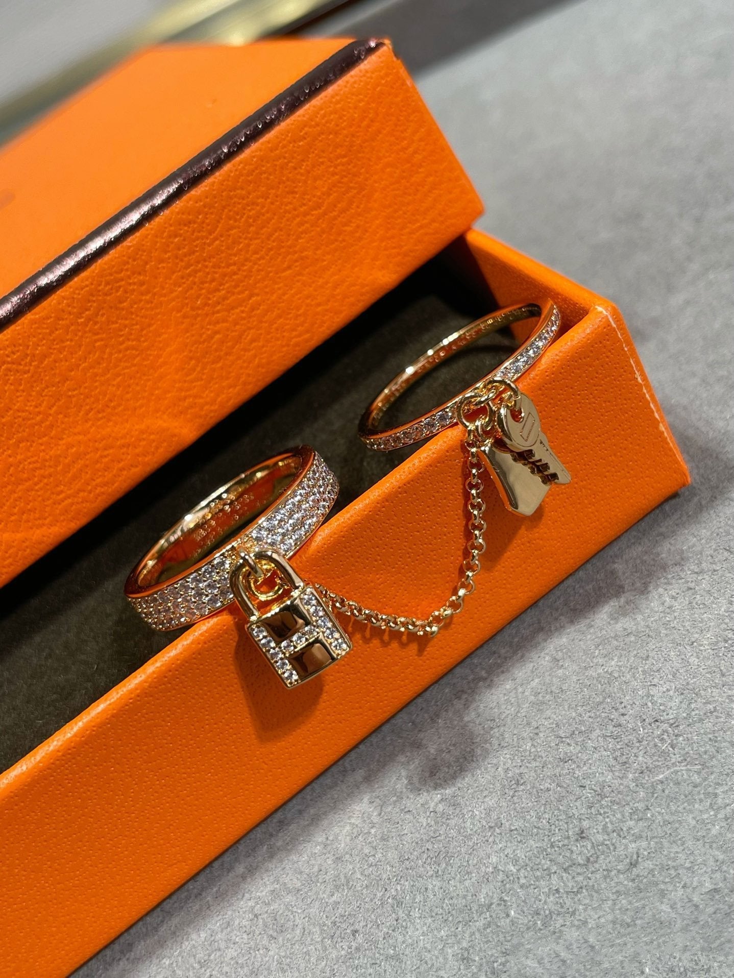 ¡®Moco¡¯HM KELLY CLOCHETTE DOUBLE RING IN WITH DIAMONDS