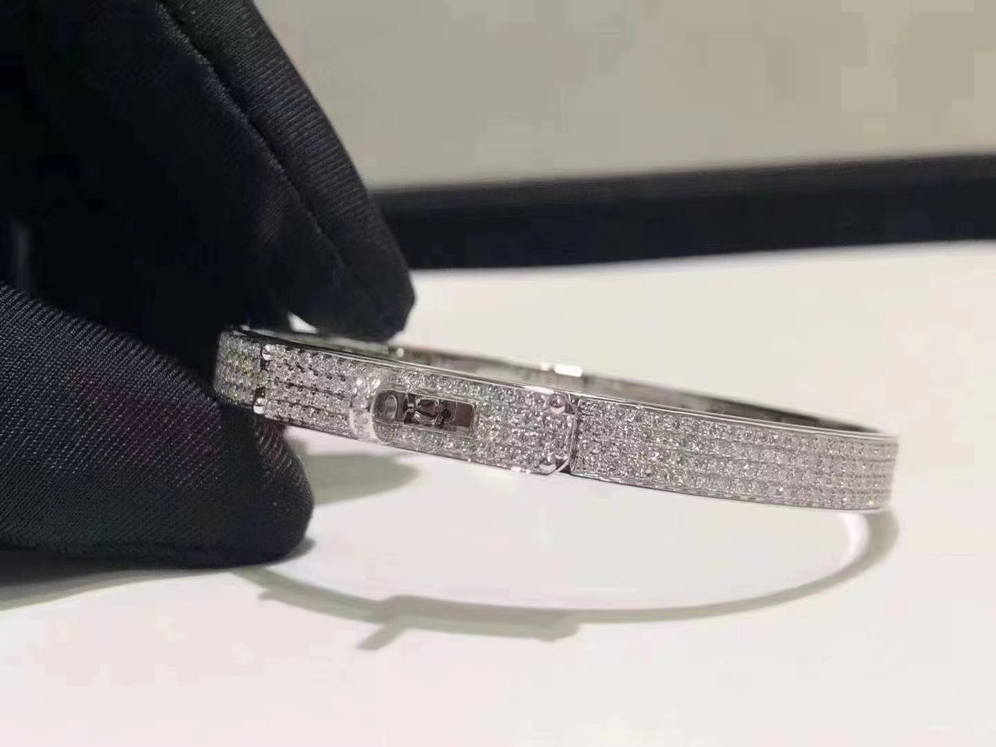 ¡®Moco¡¯HM KELLY BRACELET IN SILVER AND FULL PAVE DIAMOND