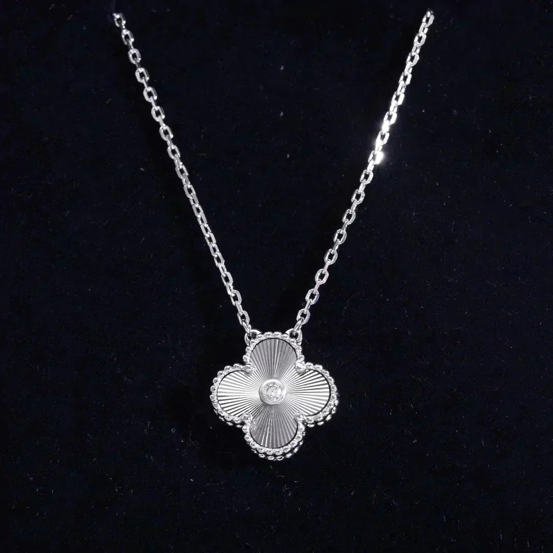 [moco jewelrys]CLOVER  15MM DIAMOND LASER NECKLACE SILVER