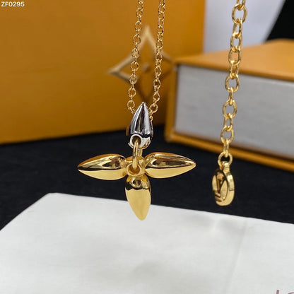 [moco jewelrys]LOUISETTE PEDANT GOLD NECKLACE