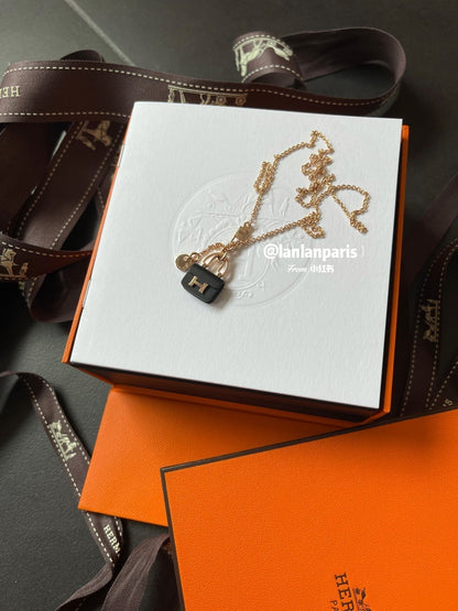 [moco jewelrys]CONSTANCE SCHWARZ ANHÄNGER ROSÉGOLD KETTE