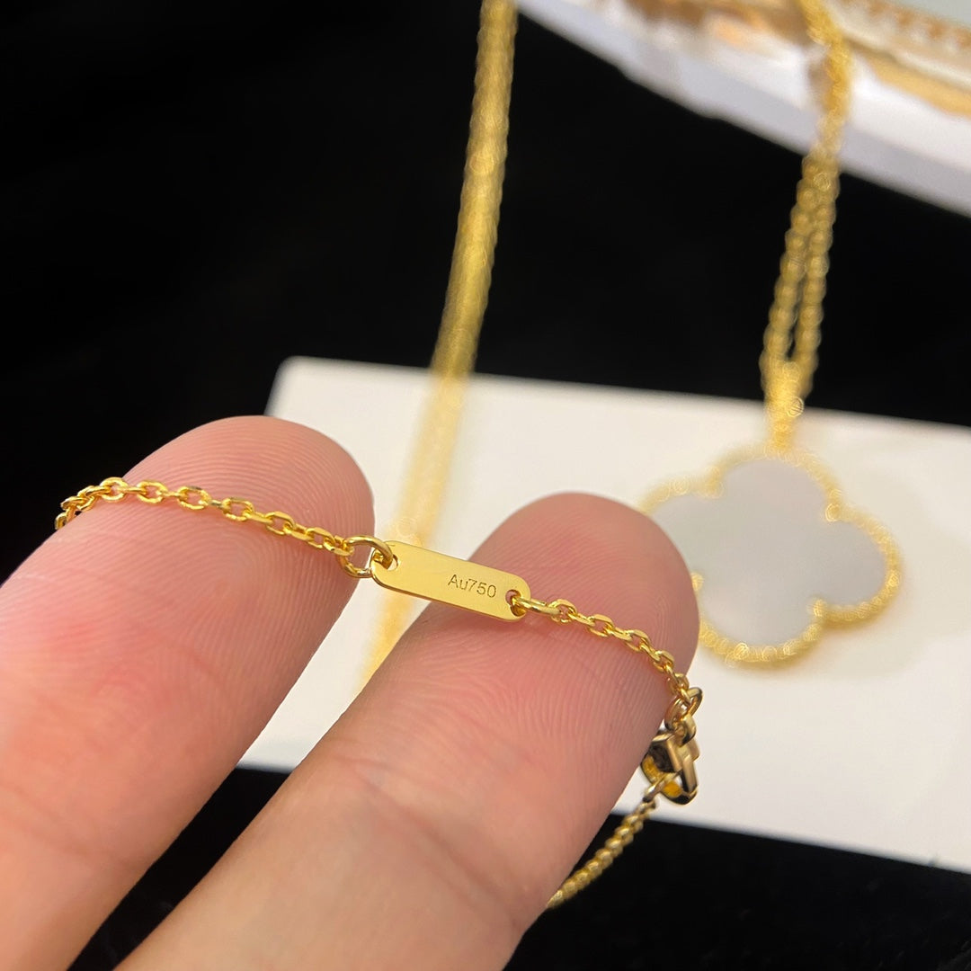 [moco jewelrys]CLOVER 25MM MOP LARGE PENDANT NECKLACE