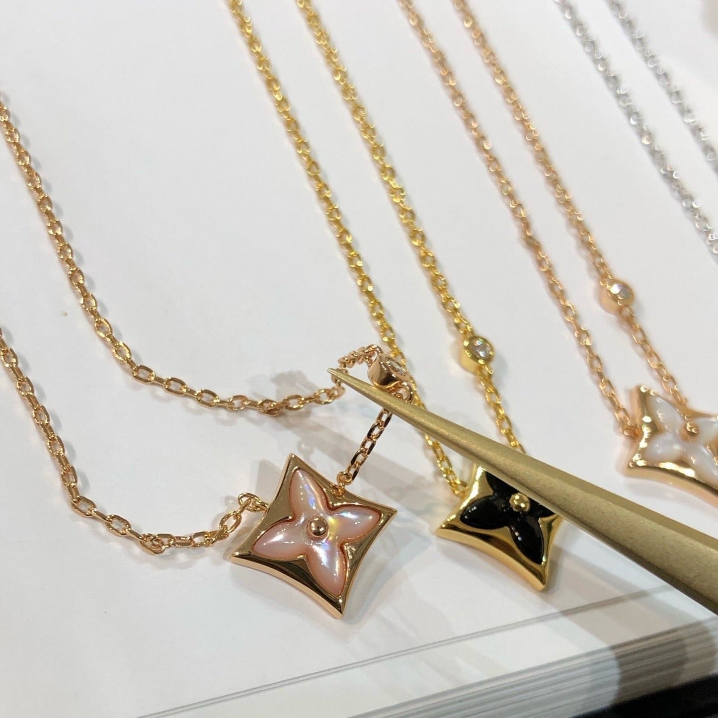 [moco jewelrys]STAR BLACK MOP NECKLACE
