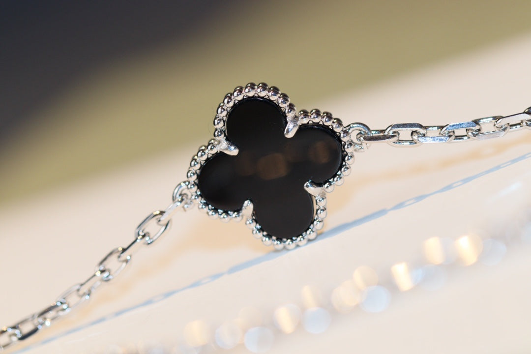 [moco jewelrys]CLOVER 20 MOTIFS ONYX DIAMOND SILVER
