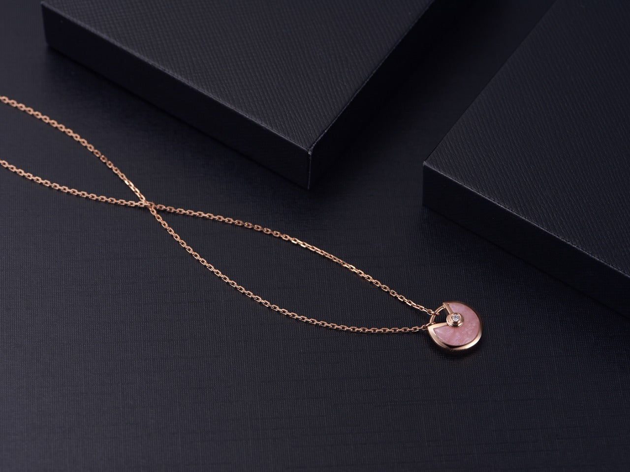 [moco jewelrys]AMULETT ROSÉGOLD PINK MOP HALSKETTE