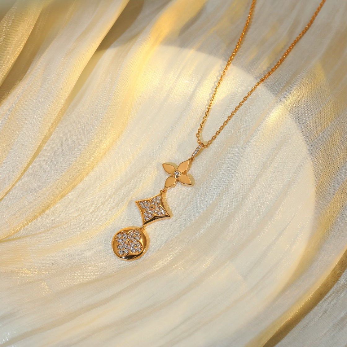 [moco jewelrys]STAR AND SUN DIAMOND PINK GOLD NECKLACE