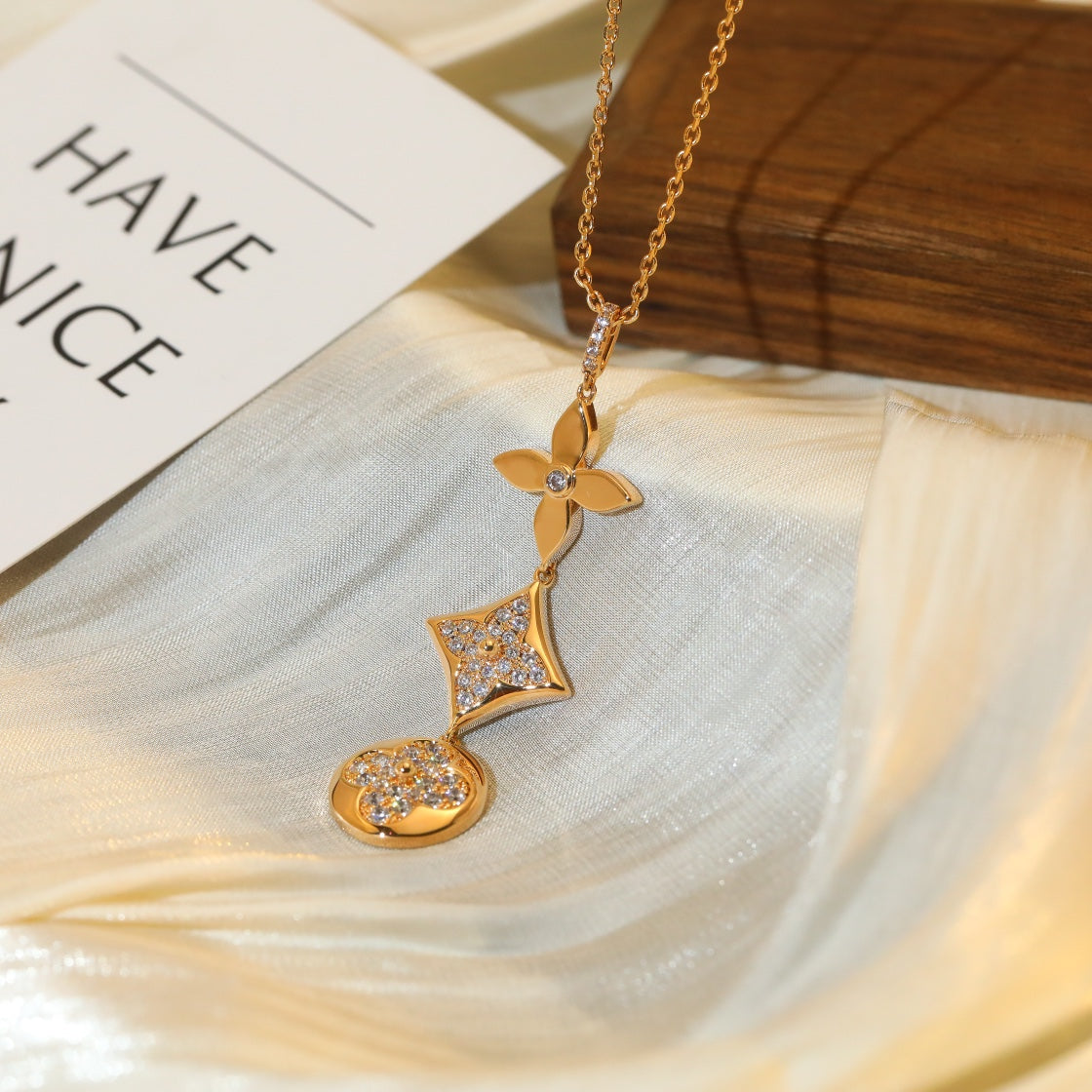 [moco jewelrys]STAR AND SUN DIAMOND PINK GOLD NECKLACE