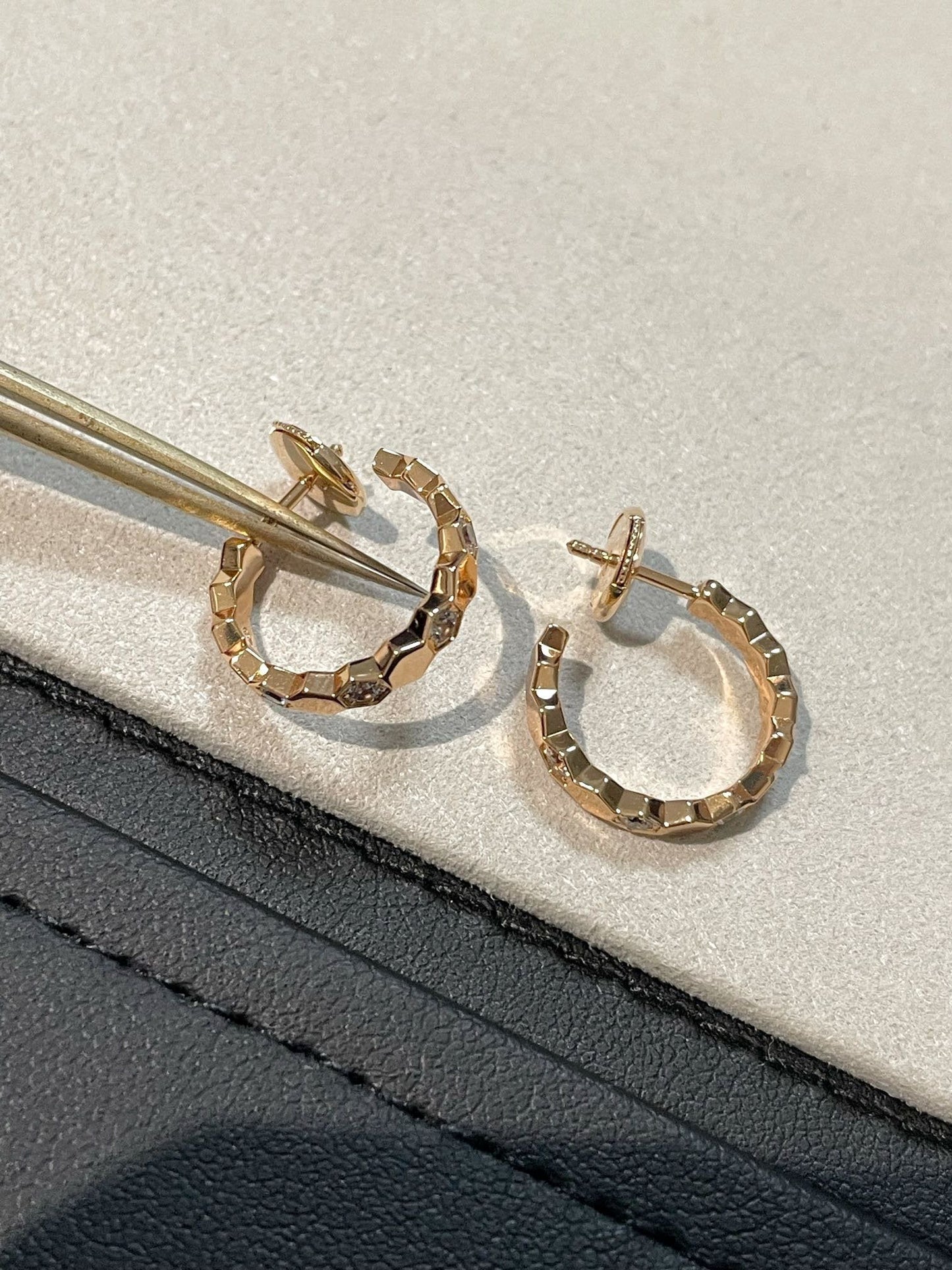 [moco jewelrys]Hohler Design Vierblättriges Kleeblatt Blumenform Ring