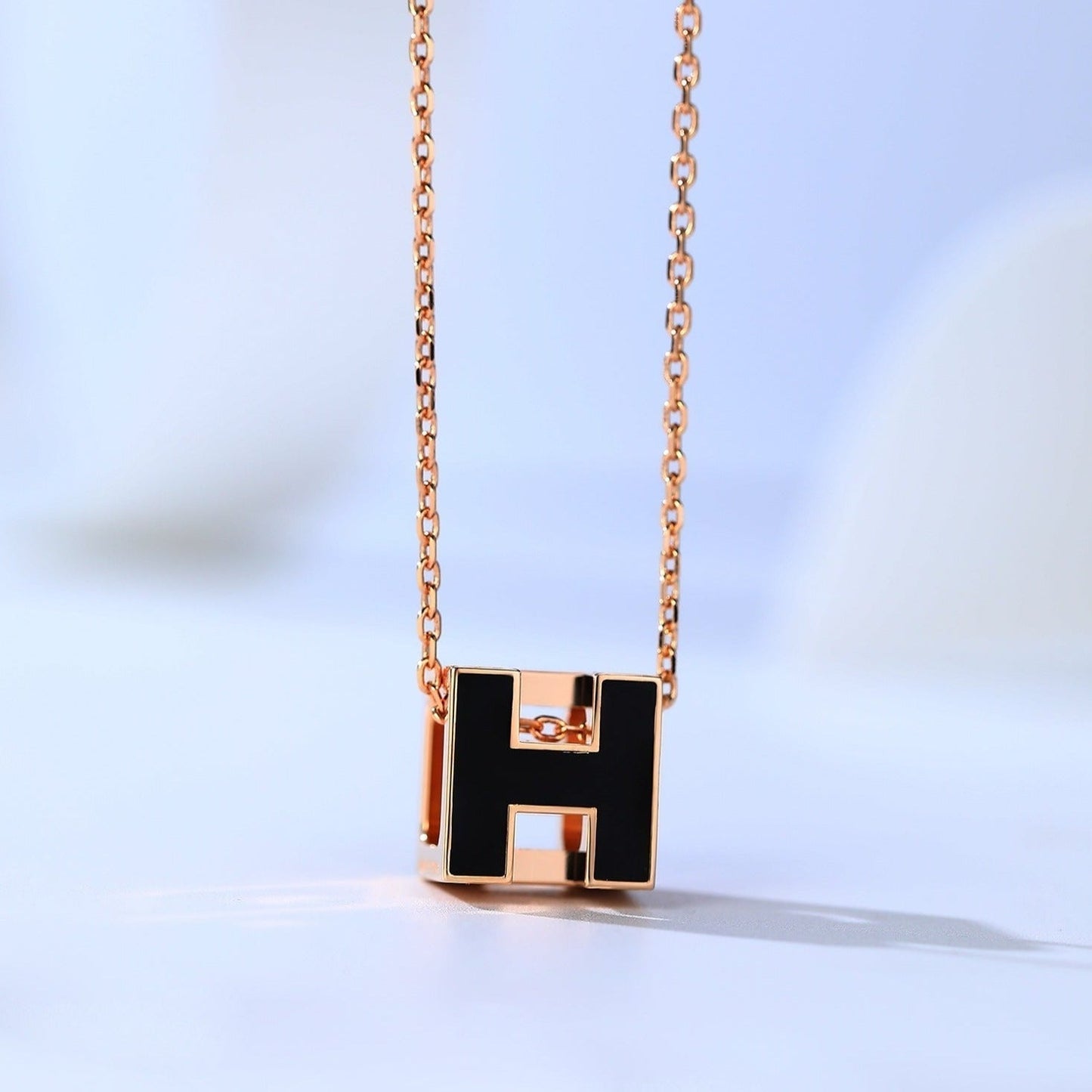 [moco jewelrys]H CAGE PINK GOLD NECKLACE