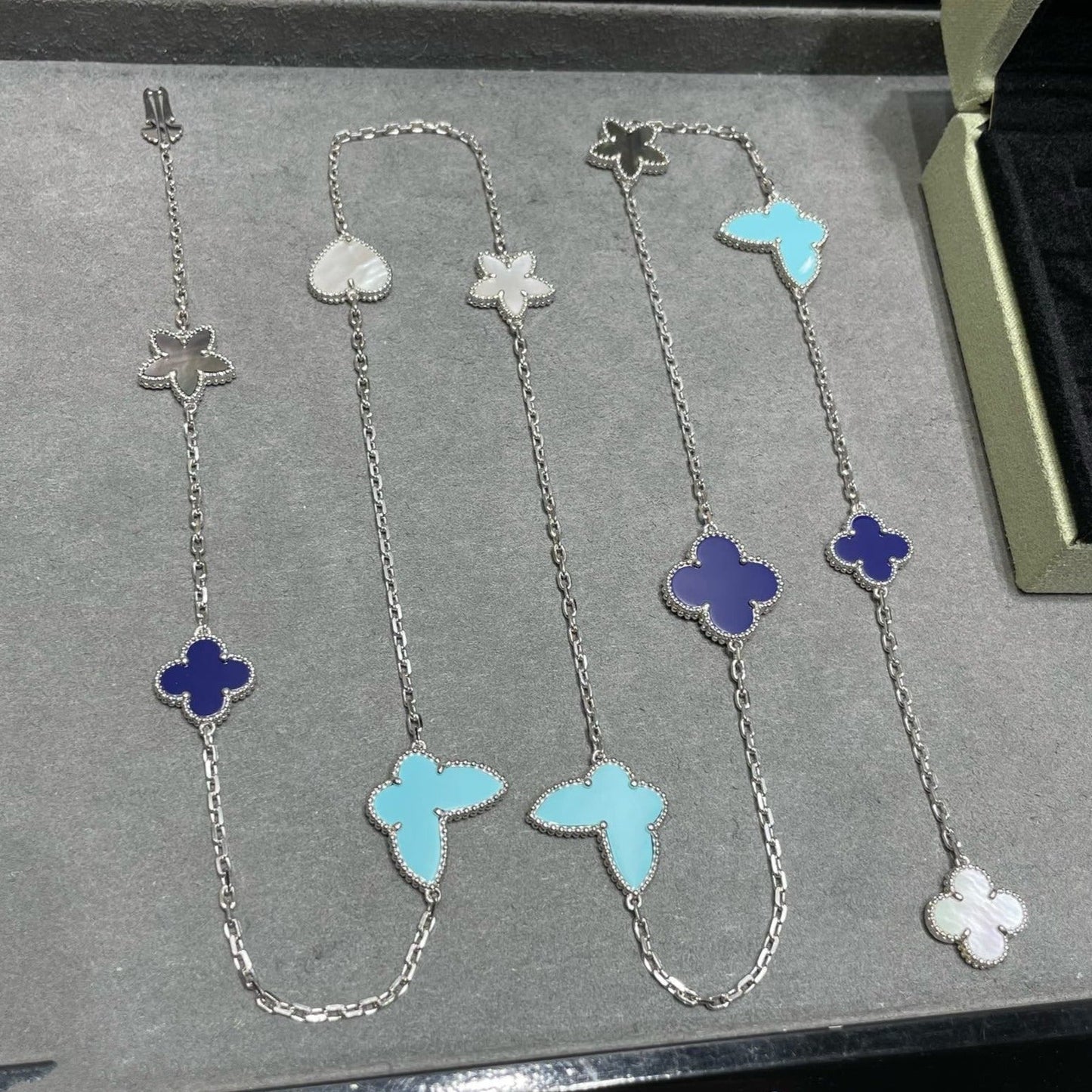 [moco jewelrys]LUCKY CLOVER SILVER 11 MOTIF NECKLACE