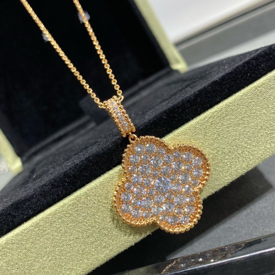 [moco jewelrys]CLOVER 25MM LARGE PEDANT DIAMOND PAVED LONG NECKLACE