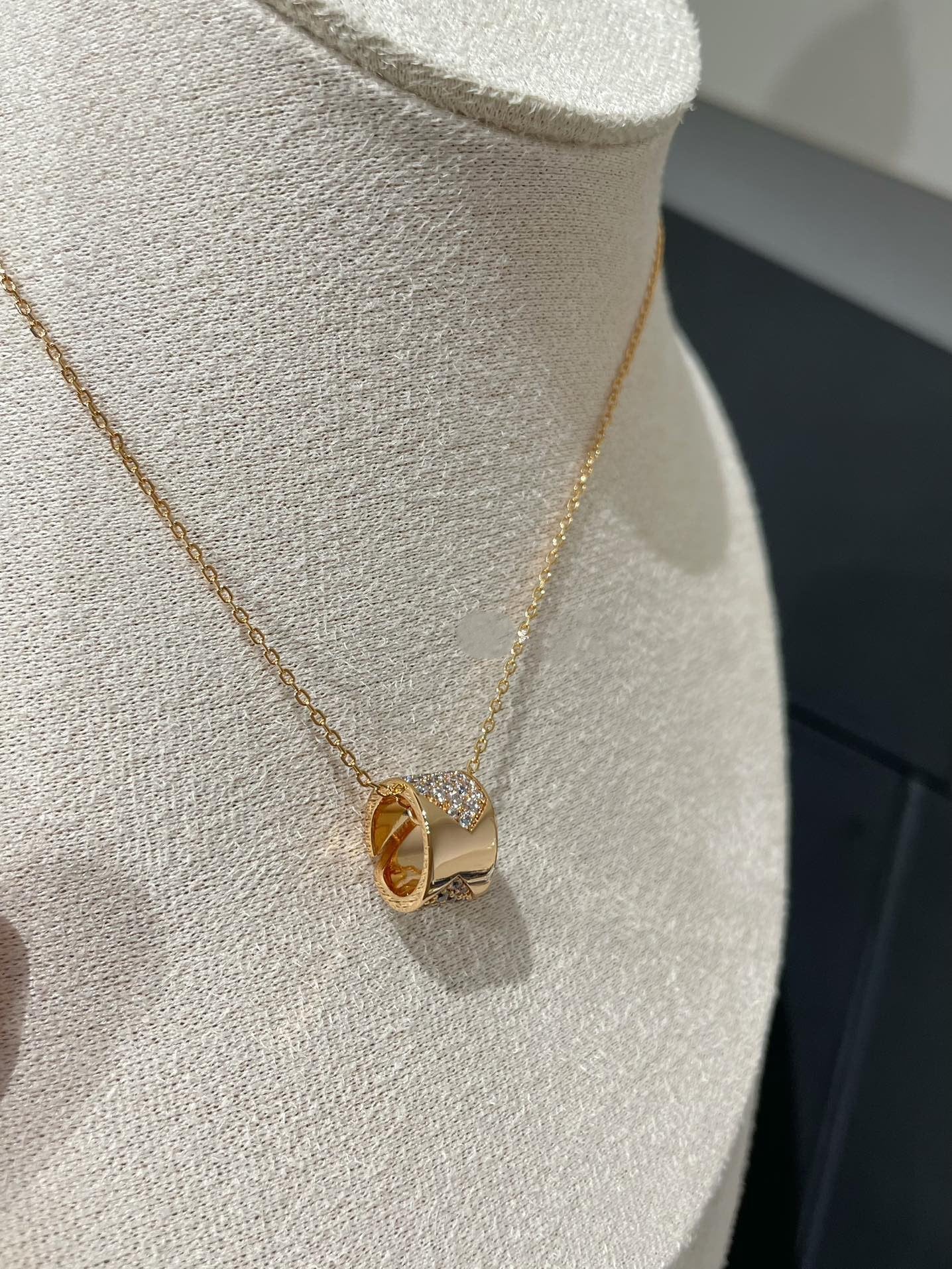 [moco jewelrys]LIENS EVIDENCE DIAMOND PAVED HALSKETTE