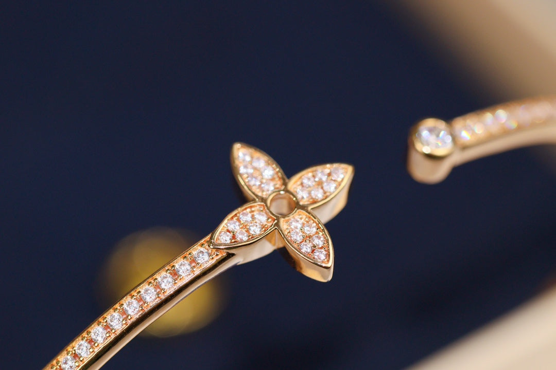 ¡®Moco¡¯IDYLLE PINK GOLD OPEN BRACELET DIAMOND PAVED