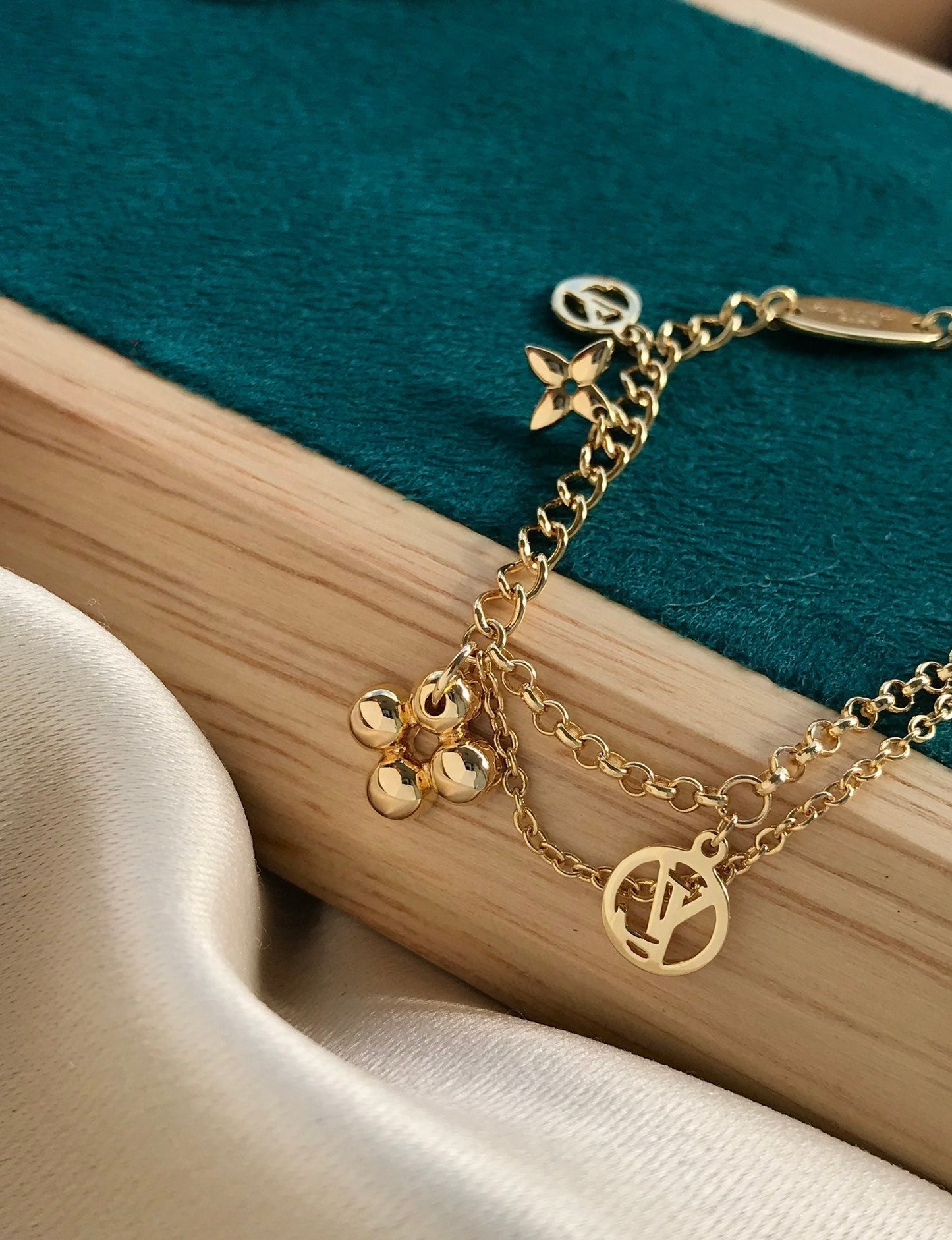 ¡®Moco¡¯BLOOMING PINK GOLD MOP BRACELET