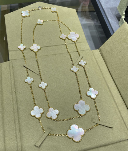 [moco jewelrys]CLOVER 16 MOTIF WHITE MOP GOLD NECKLACE