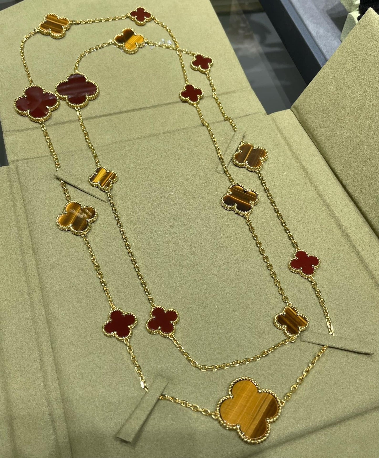 [moco jewelrys]CLOVER 16 MOTIF CARNELIAN TIGER EYE ROSE GOLD NECKLACE
