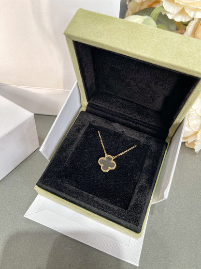 [moco jewelrys]CLOVER ROCK CRYSTAL ROSE GOLD NECKLACE