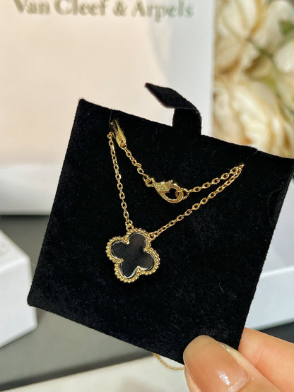 [moco jewelrys]CLOVER ROCK CRYSTAL ROSE GOLD NECKLACE