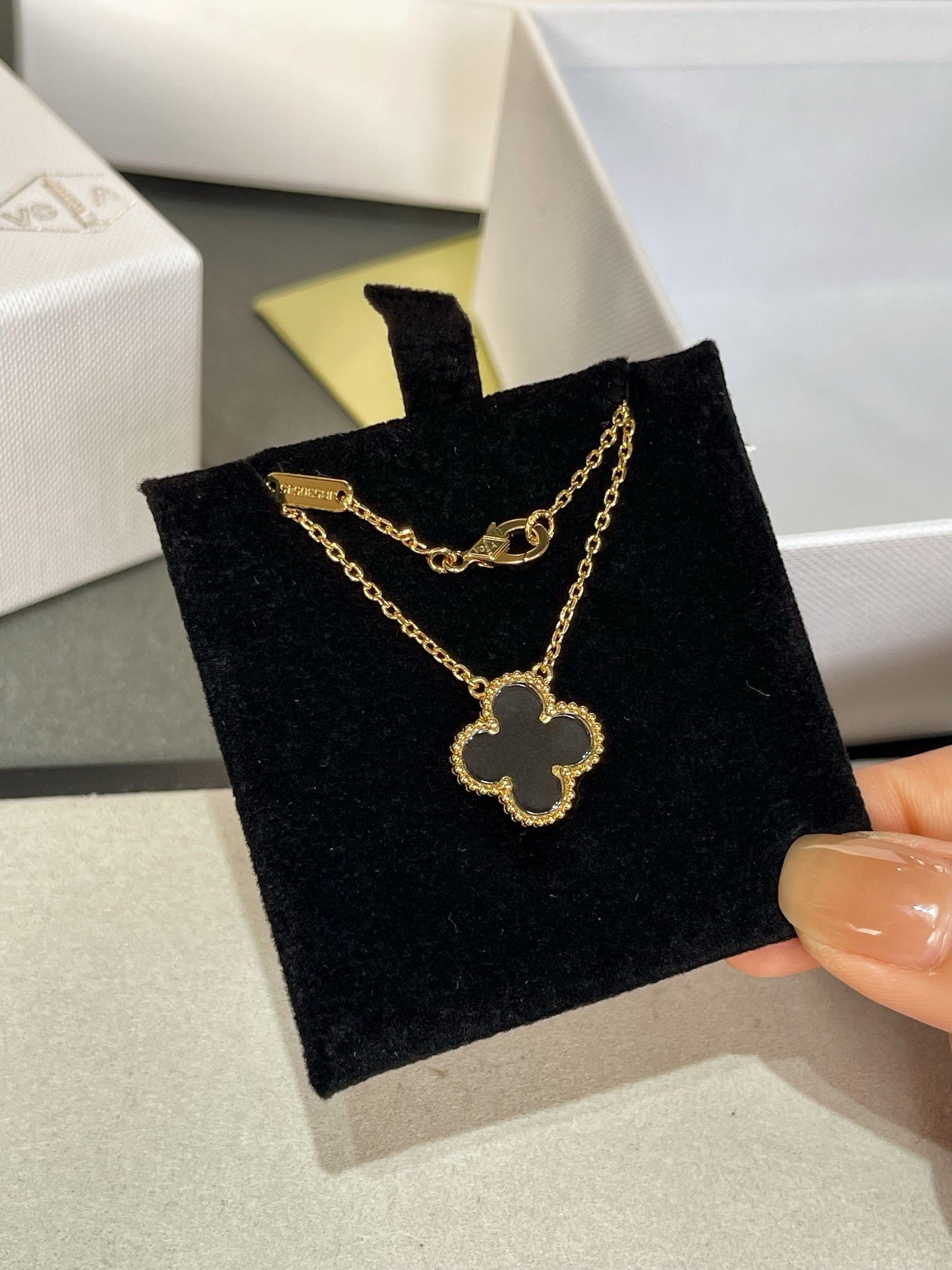 [moco jewelrys]CLOVER ROCK CRYSTAL ROSE GOLD NECKLACE
