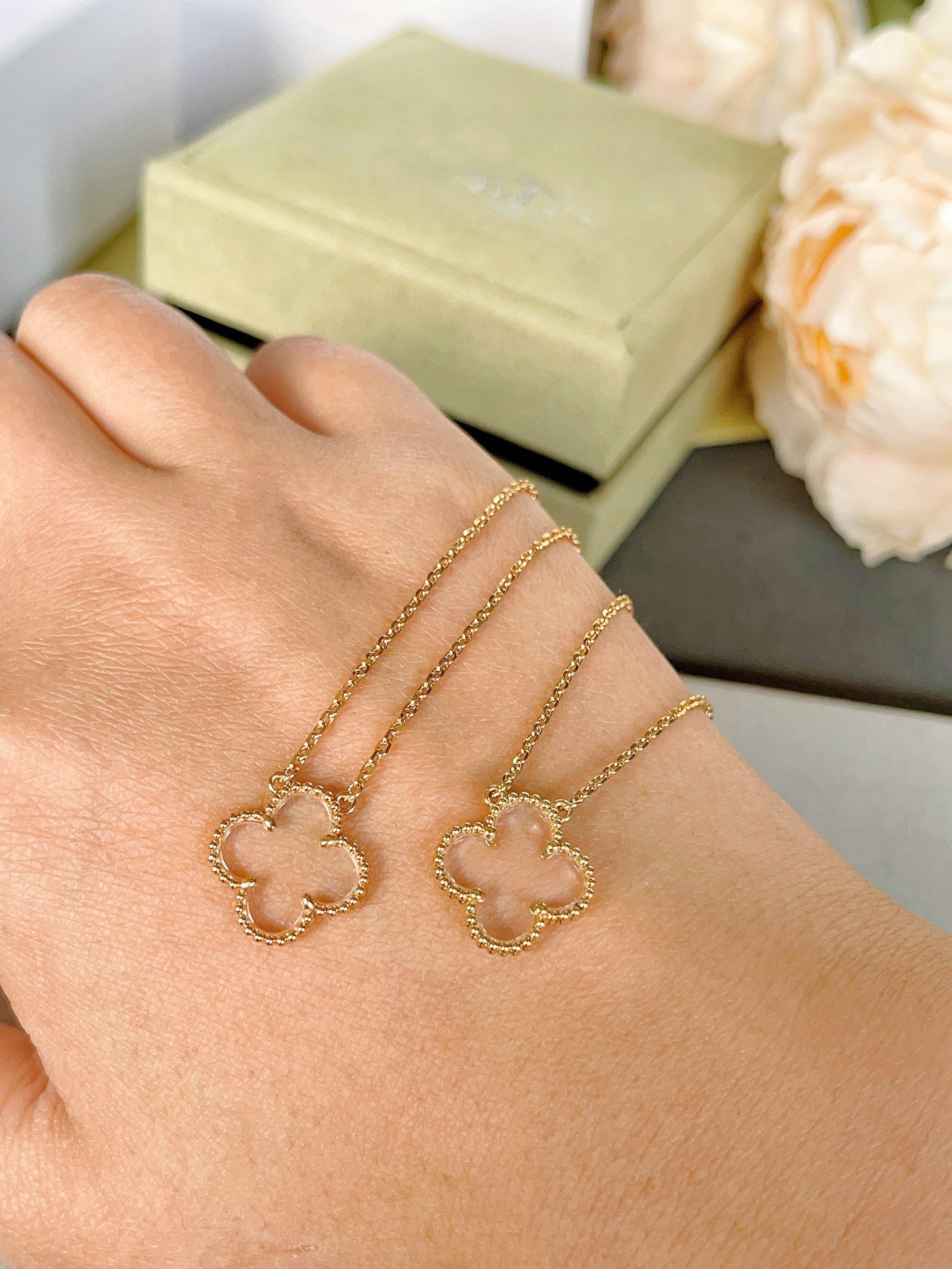 [moco jewelrys]CLOVER ROCK CRYSTAL ROSE GOLD NECKLACE