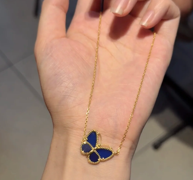 [moco jewelrys]BUTTERFLY BLUE   NECKLACE