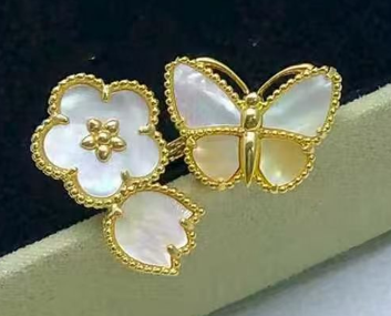 [moco jewelrys] 26 NEW CLOVER LUCKY LIGHT YELLOW AND WHITE SET