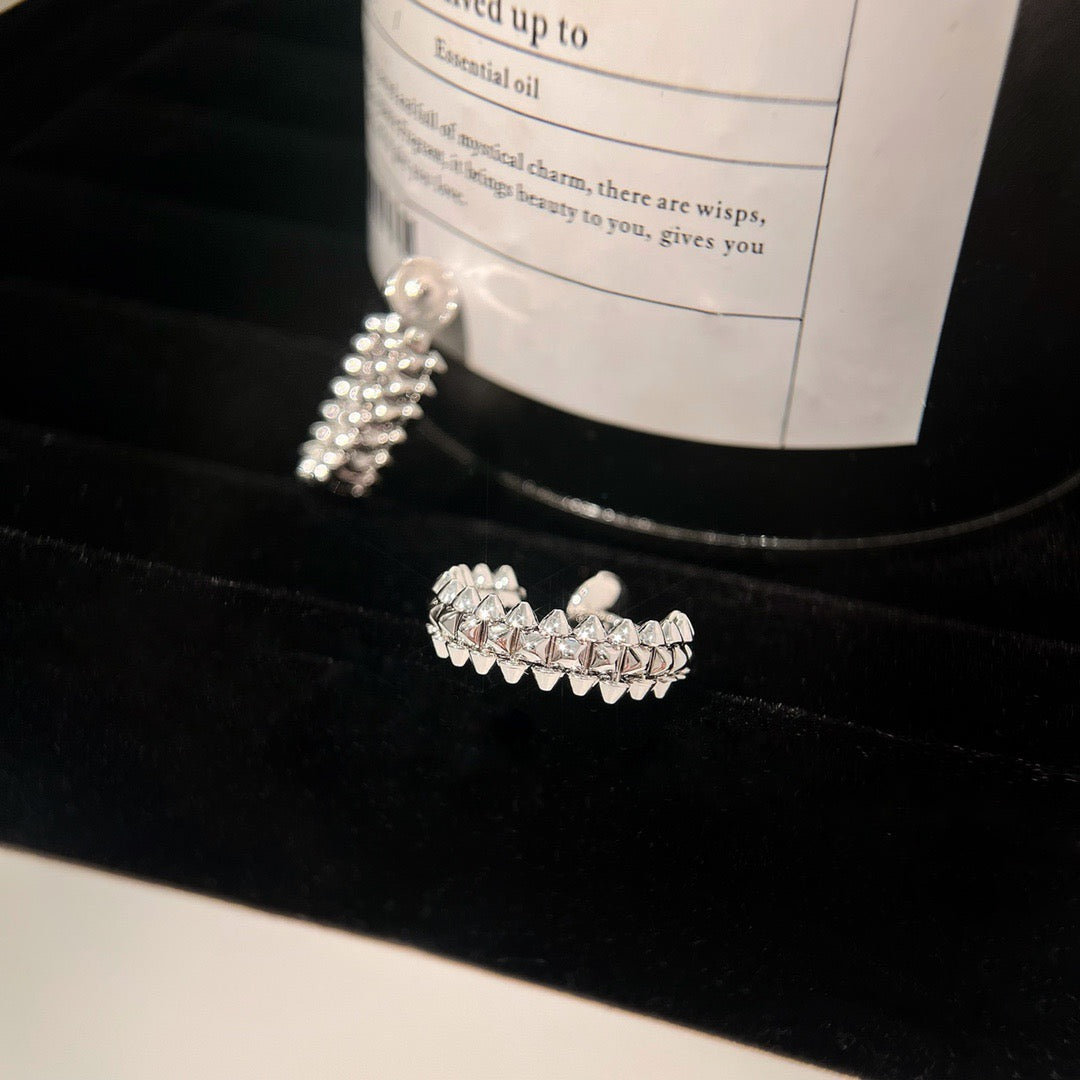 [moco jewelrys]CLASH SMALL HOOP EARRINGS