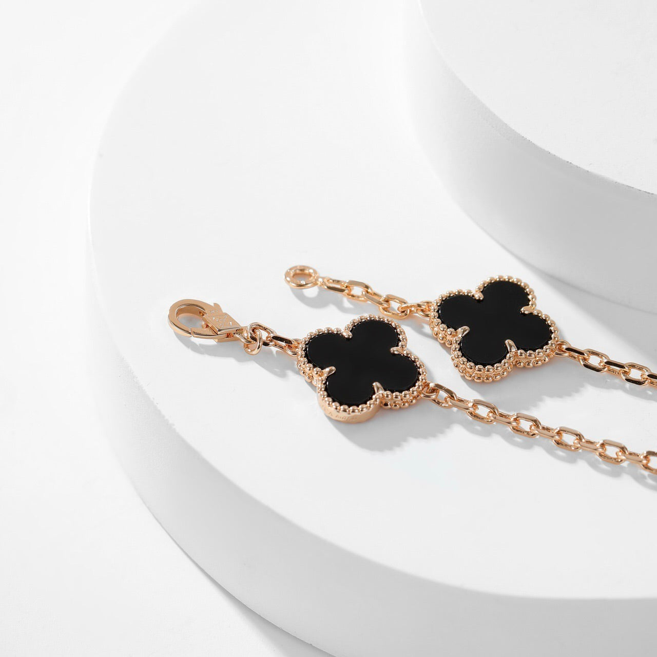 [moco jewelrys]KLEE-HALSKE m. 10 ONYX-MOTIVEN