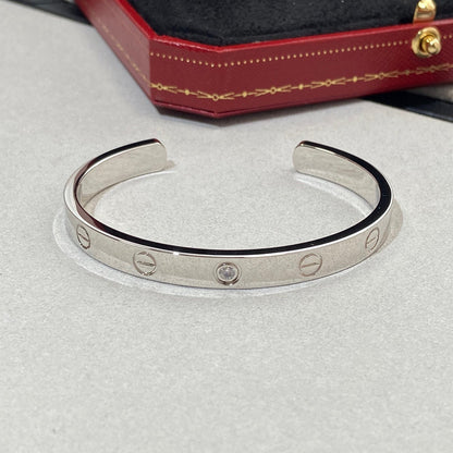 ¡®Moco¡¯LOVE BRACELET 6.1MM 1 DIAMOND OPEN CUFF
