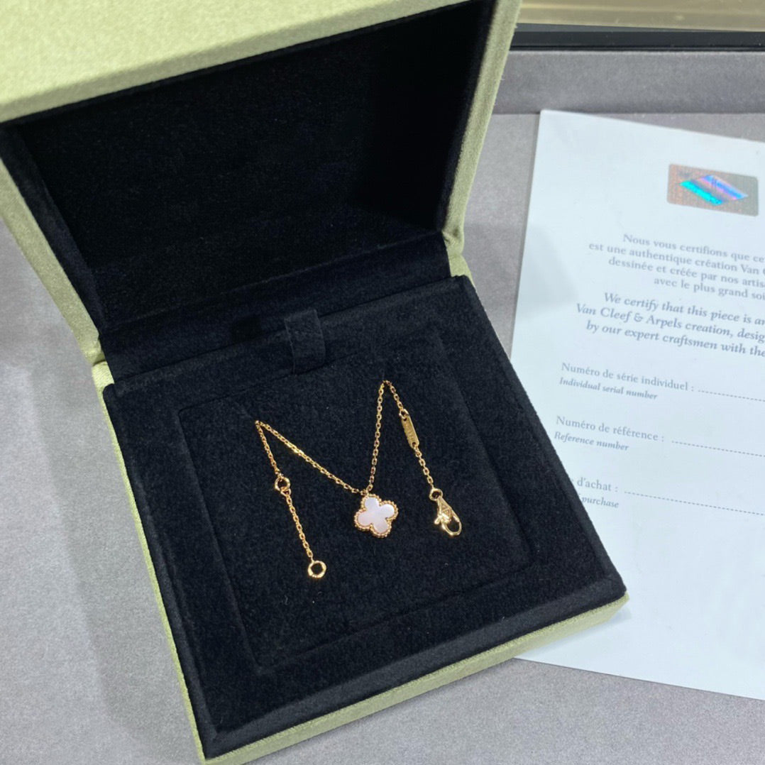 [moco jewelrys]CLOVER 15MM PINK MOTHER-OF-PEARL SINGLE FLOWER NECKLACE