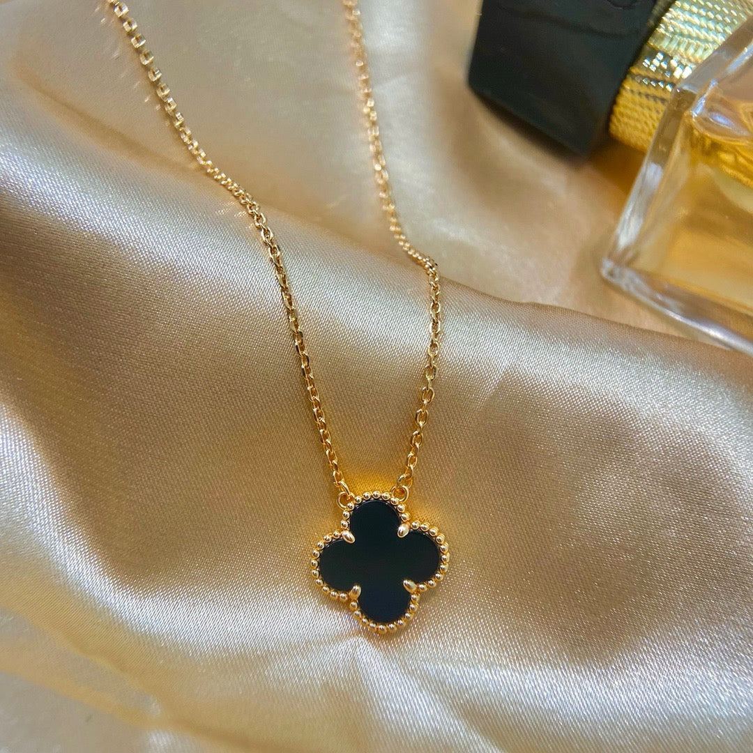 [moco jewelrys]CLOVER 15MM BLACK ONYX SINGLE FLOWER NECKLACE