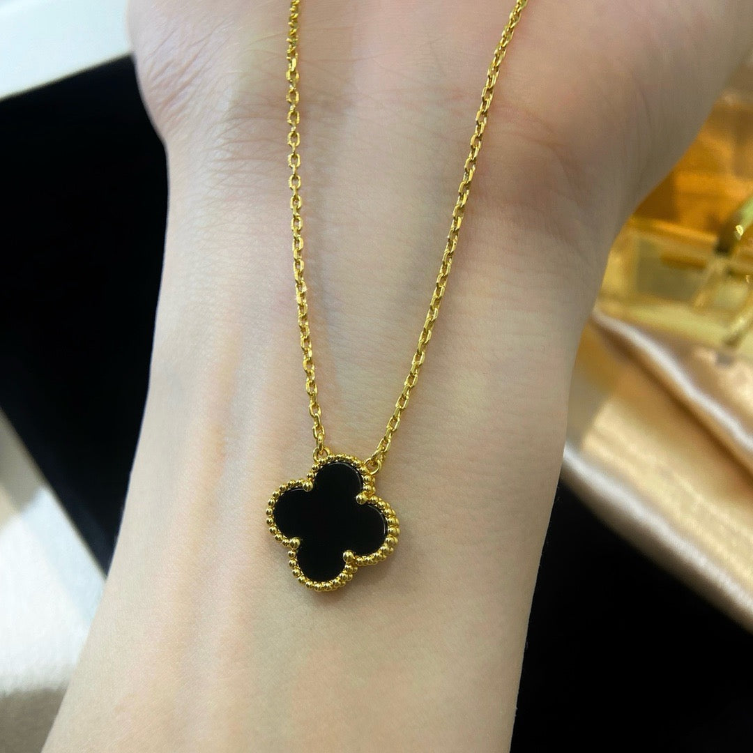 [moco jewelrys]CLOVER 15MM BLACK ONYX SINGLE FLOWER NECKLACE