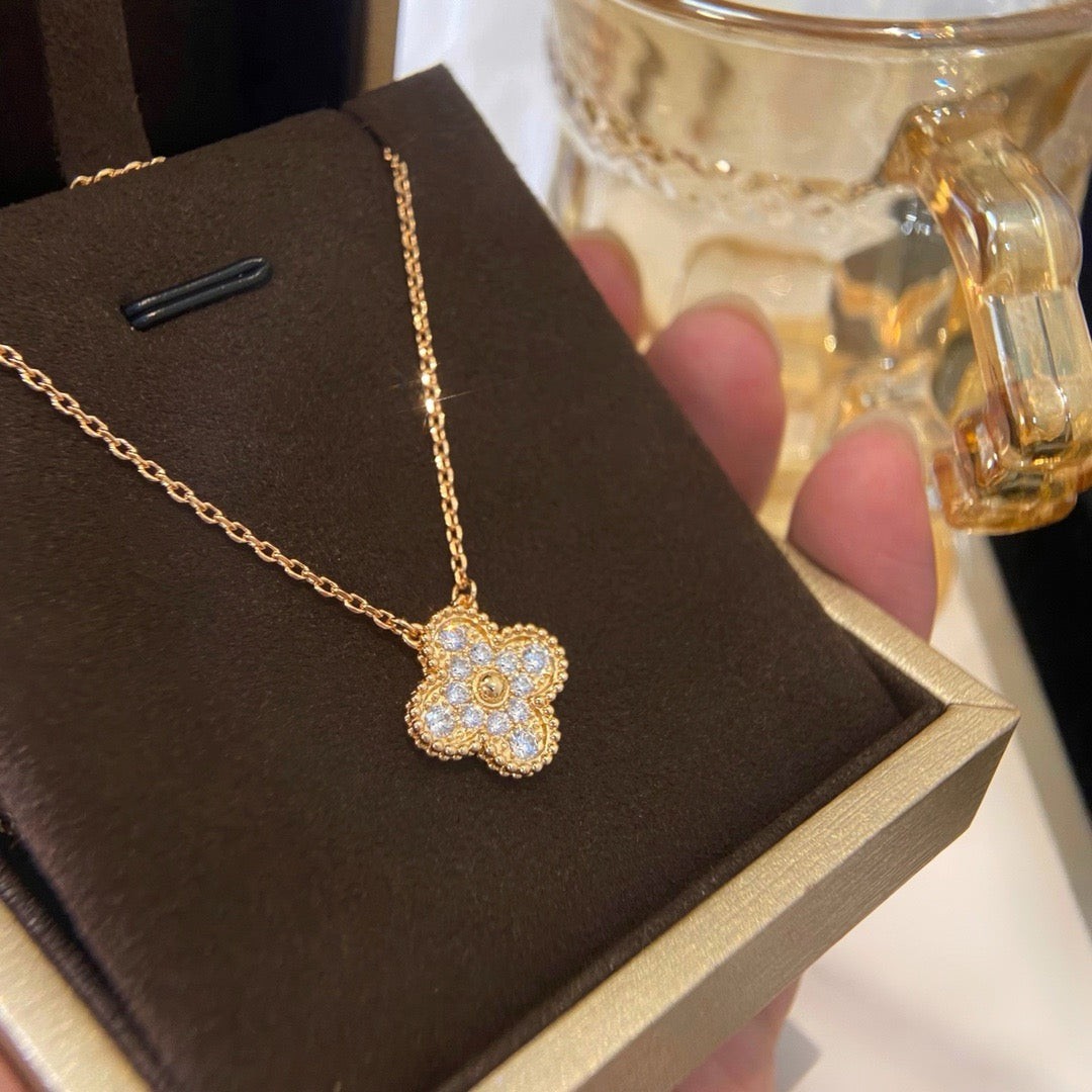 [moco jewelrys]CLOVER 15MM DIAMOND SINGLE FLOWER NECKLACE