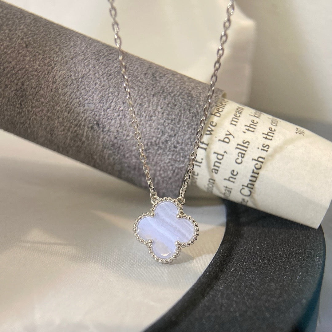[moco jewelrys]CLOVER 15MM BLUE CHALCEDONY NECKLACE SILVER