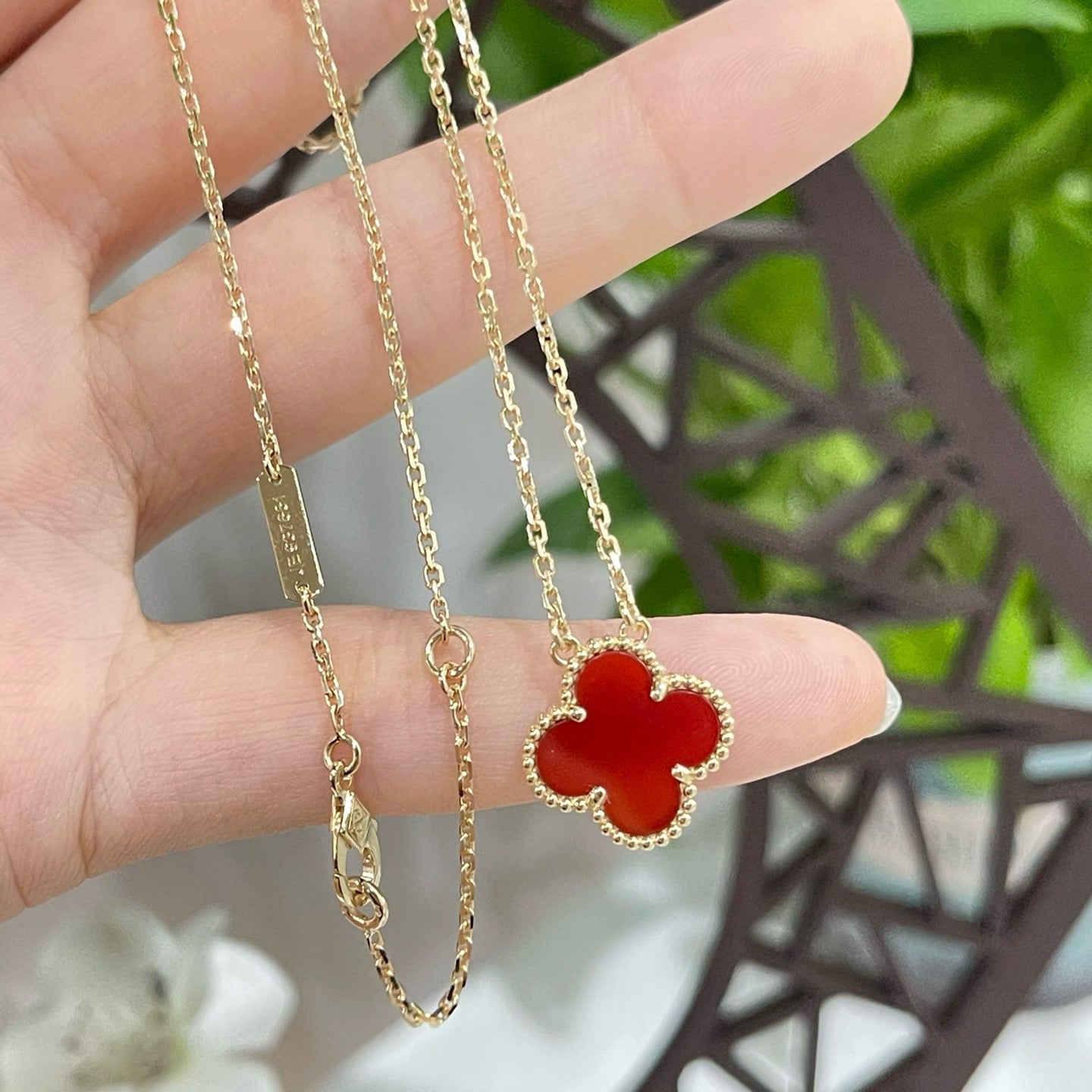 [moco jewelrys]CLOVER 15MM CARNELIAN SINGLE FLOWER NECKLACE