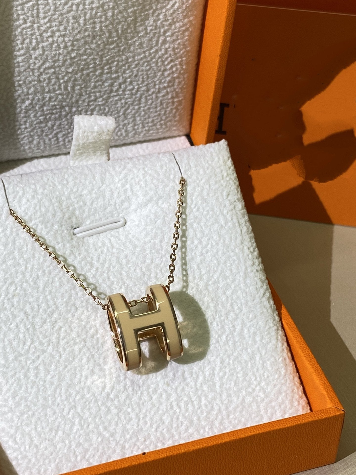 [moco jewelrys]HM CLIC GELBE EMAILLE GOLDENE HALSKEITE