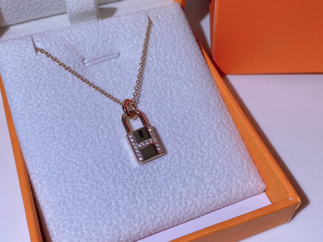 [moco jewelrys]HM ADVANCED NICHE SCHLOSS KOPF HALSKETTE DIAMANTEN