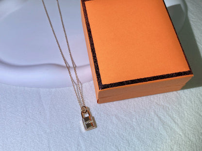 [moco jewelrys]HM ADVANCED NICHE SCHLOSS KOPF HALSKETTE DIAMANTEN