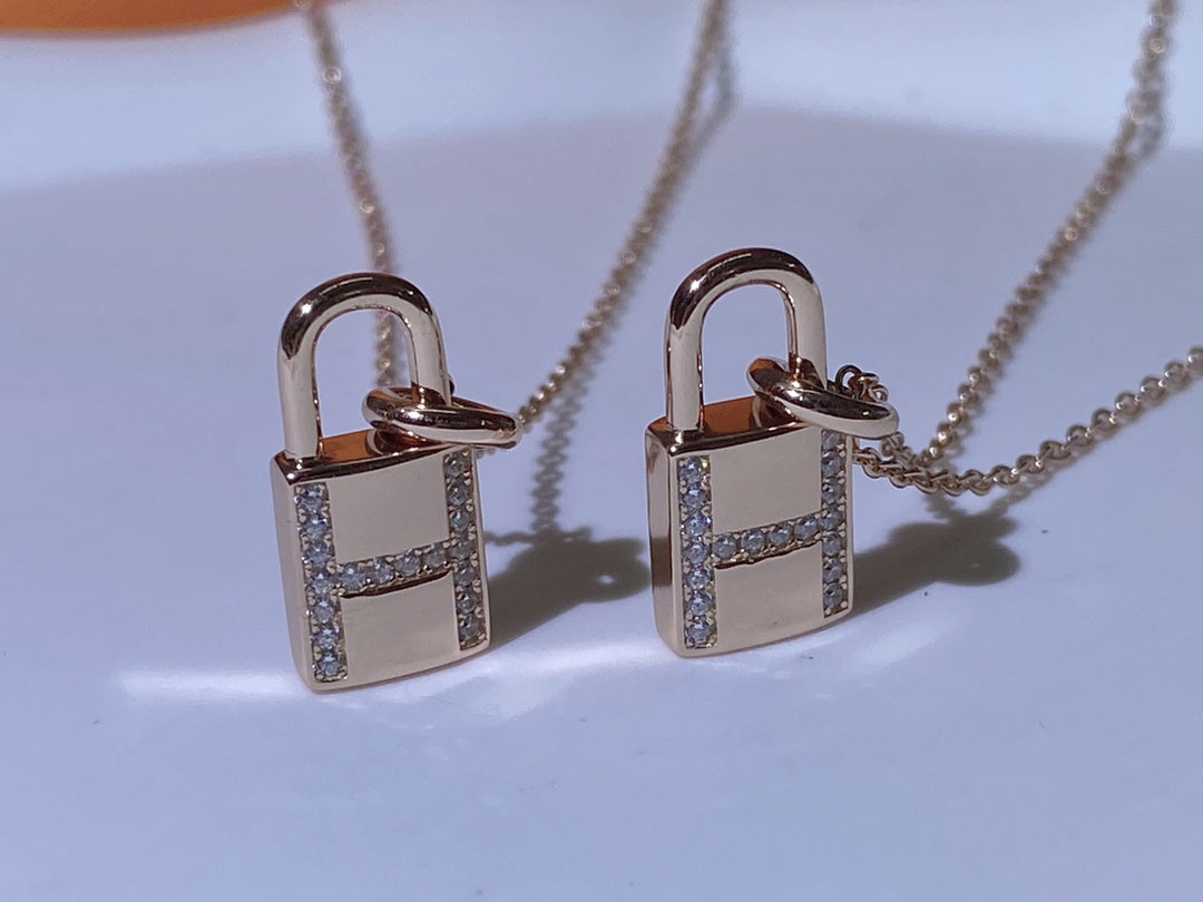 [moco jewelrys]HM ADVANCED NICHE SCHLOSS KOPF HALSKETTE DIAMANTEN