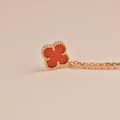 [moco jewelrys]CLOVER MINI 9.5MM WHITE CARNELIANS NECKLACE