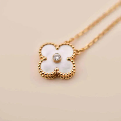 [moco jewelrys]CLOVER 15MM DIAMOND WHITE FRITILLARIA NECKLACE
