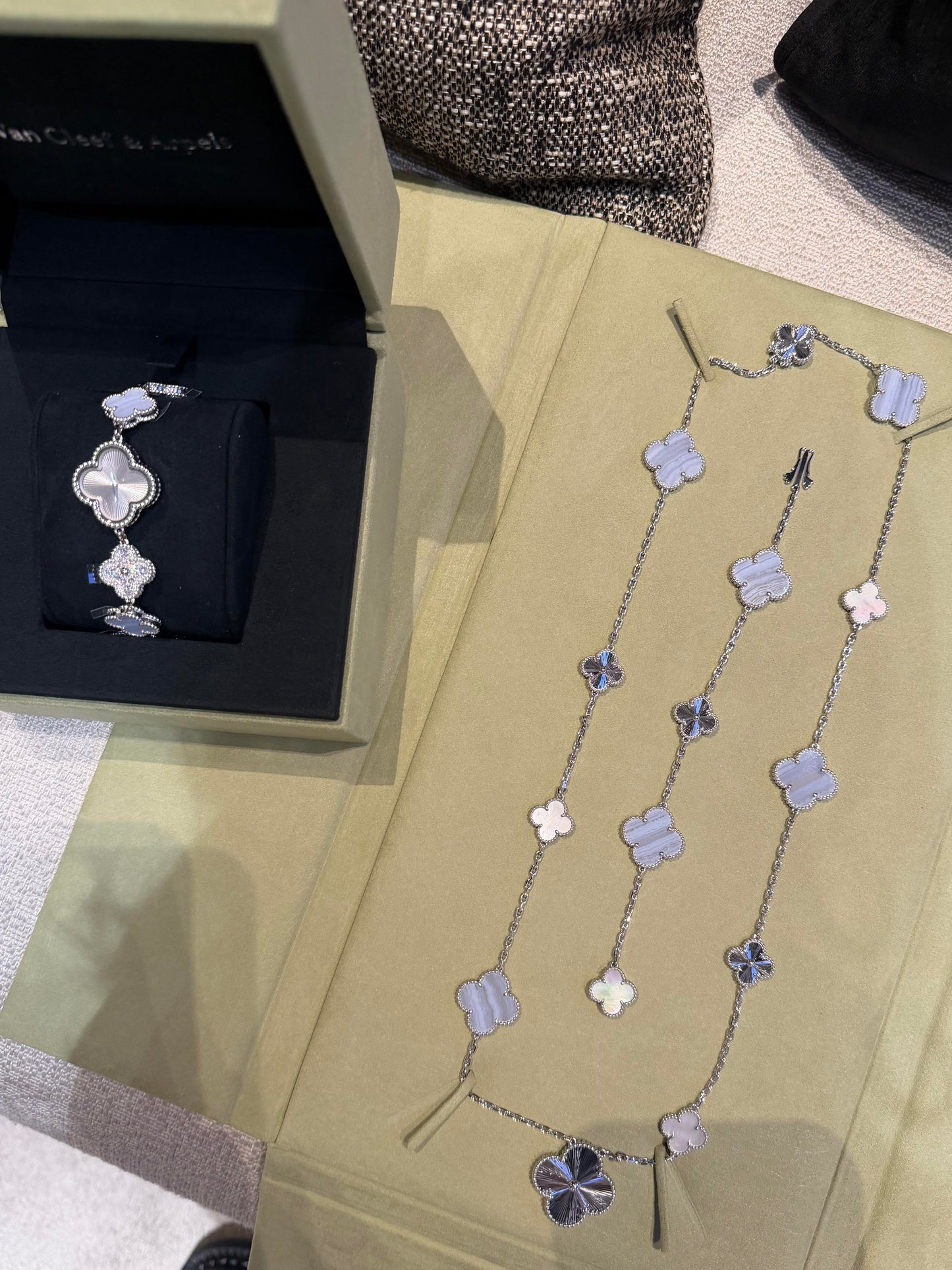 [Moco jewelrys] 25 NEW CLOVER 15 MOTIFS PURPLE CHALCEDONY
