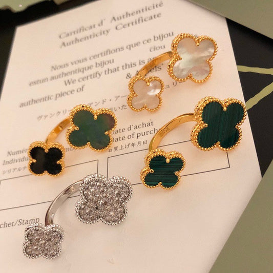 [moco jewelrys]CLOVER BETWEEN THE FINGER RING