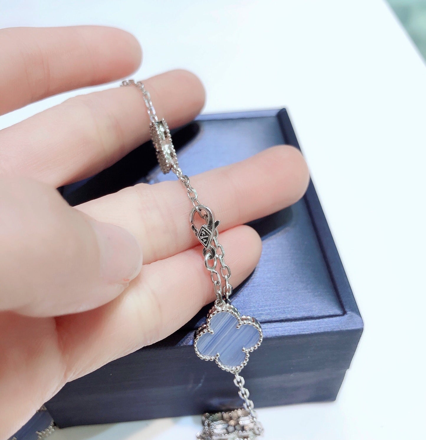 [moco jewelrys]CLOVER 10 MOTIFS CHALCEDONY DIAMONDS SILVER NECKLACE